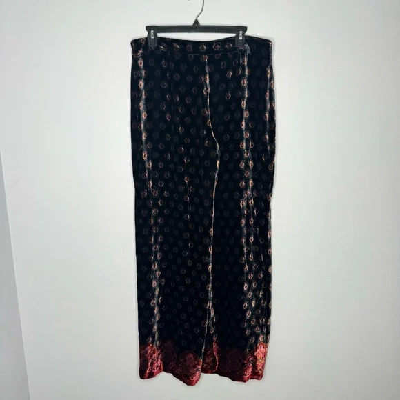 Trina Turk Palazzo Flare Damask Jacquard Velvet Like Print Pants size 10 - Picture 3 of 7